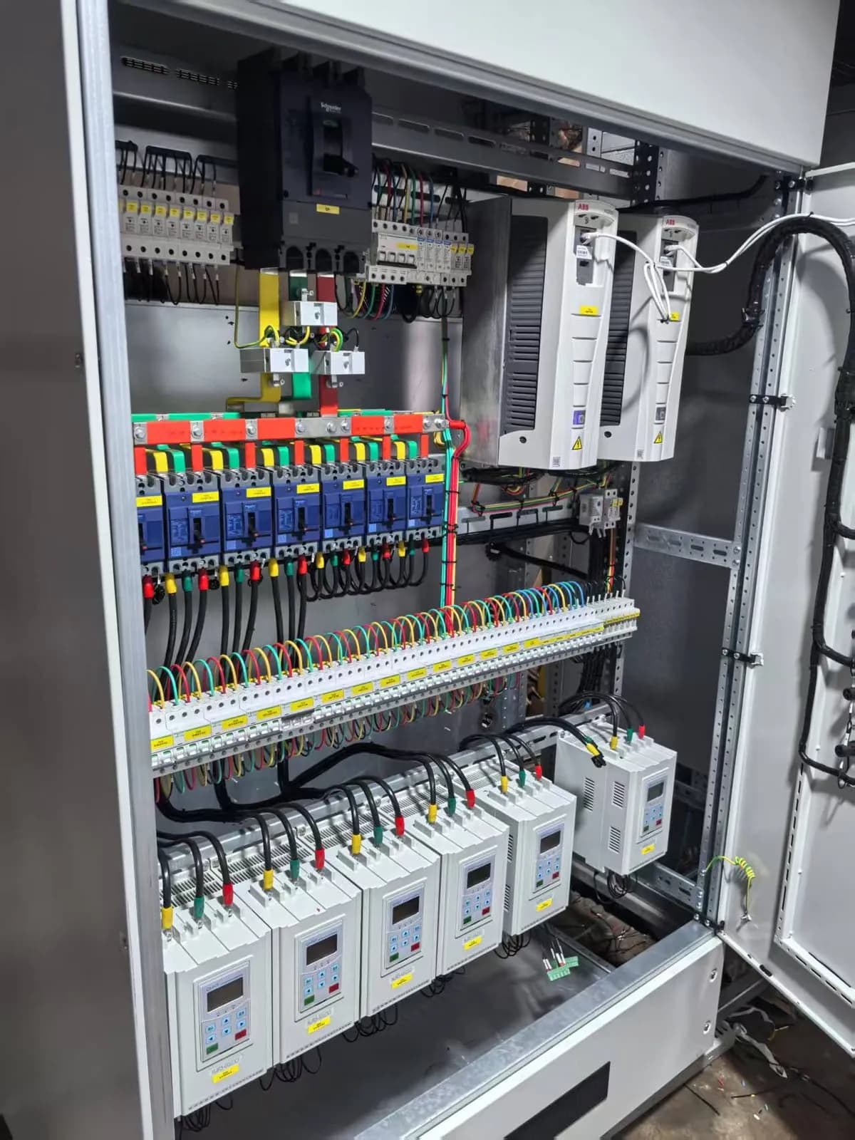 HV/LV Switchgear & Power Distribution Cabinet (1)
